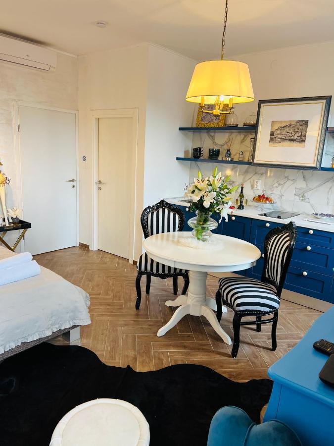 La Dolce Vita Luxury Apartments With Best Free Private Parking In City Center พูลา ภายนอก รูปภาพ