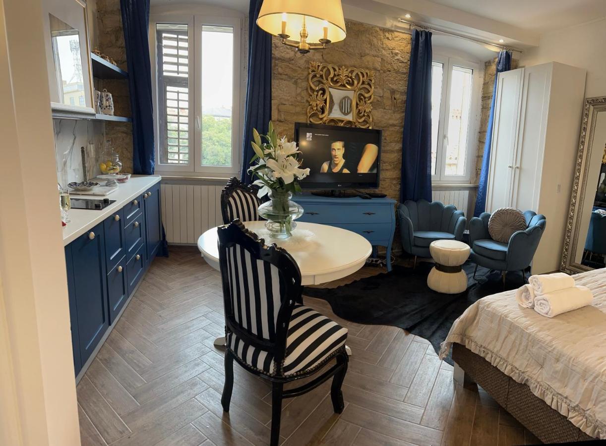 La Dolce Vita Luxury Apartments With Best Free Private Parking In City Center พูลา ภายนอก รูปภาพ