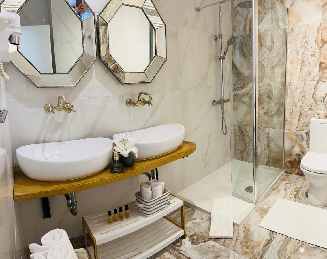 La Dolce Vita Luxury Apartments With Best Free Private Parking In City Center พูลา ภายนอก รูปภาพ