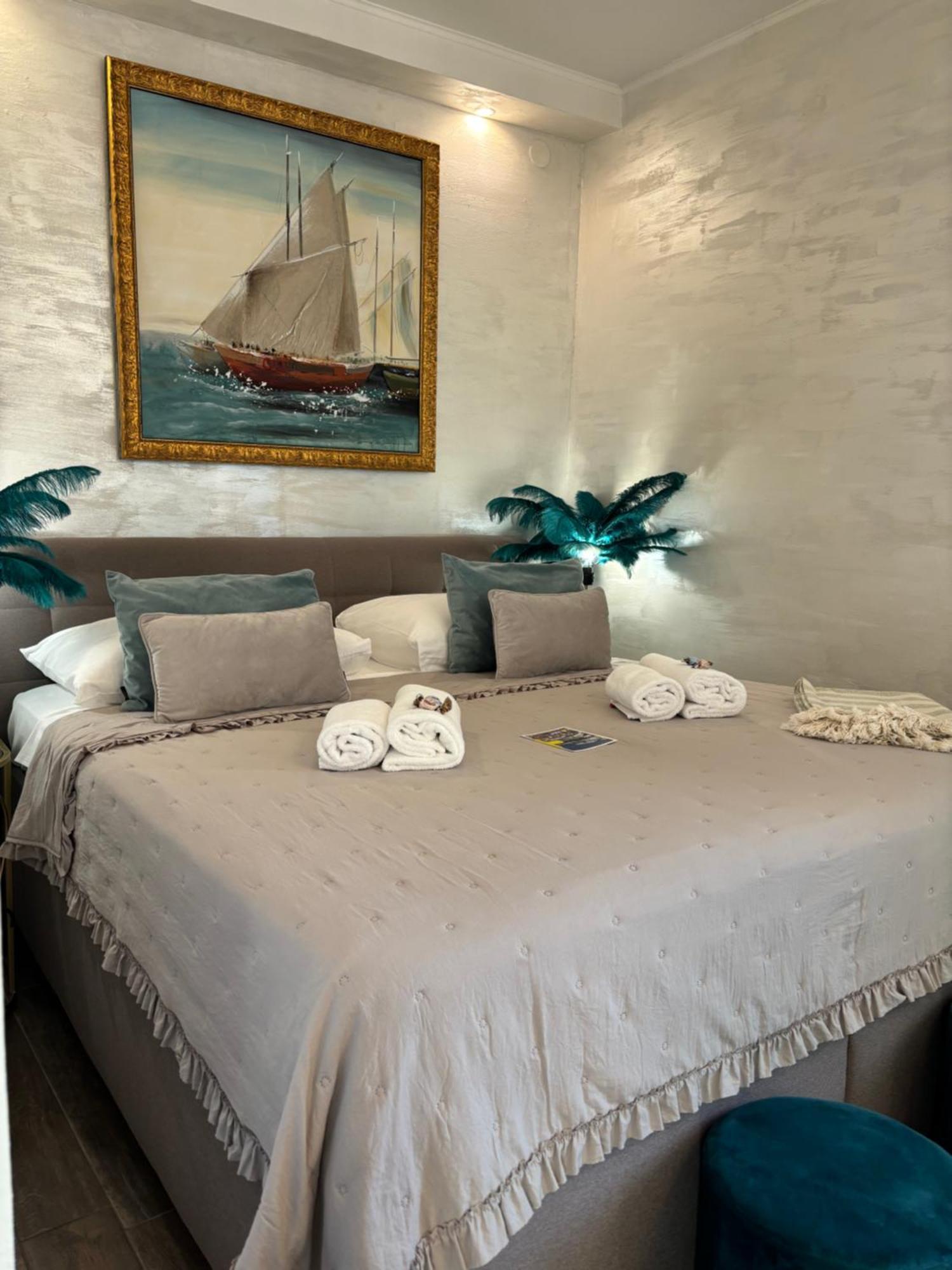 La Dolce Vita Luxury Apartments With Best Free Private Parking In City Center พูลา ภายนอก รูปภาพ