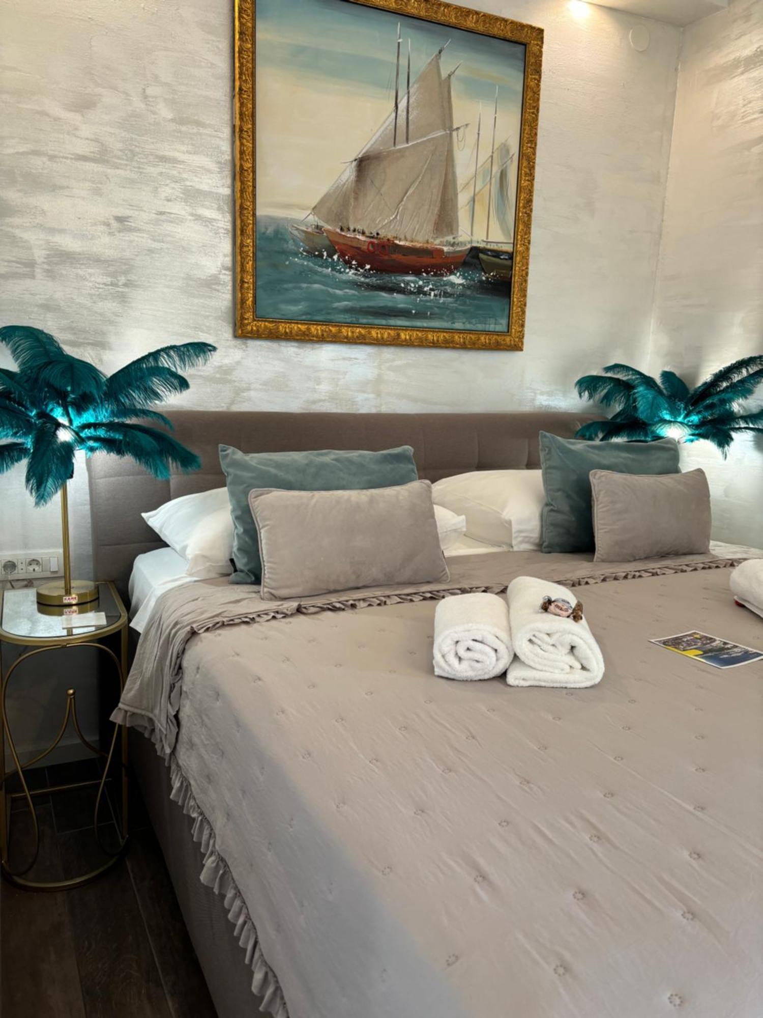 La Dolce Vita Luxury Apartments With Best Free Private Parking In City Center พูลา ภายนอก รูปภาพ